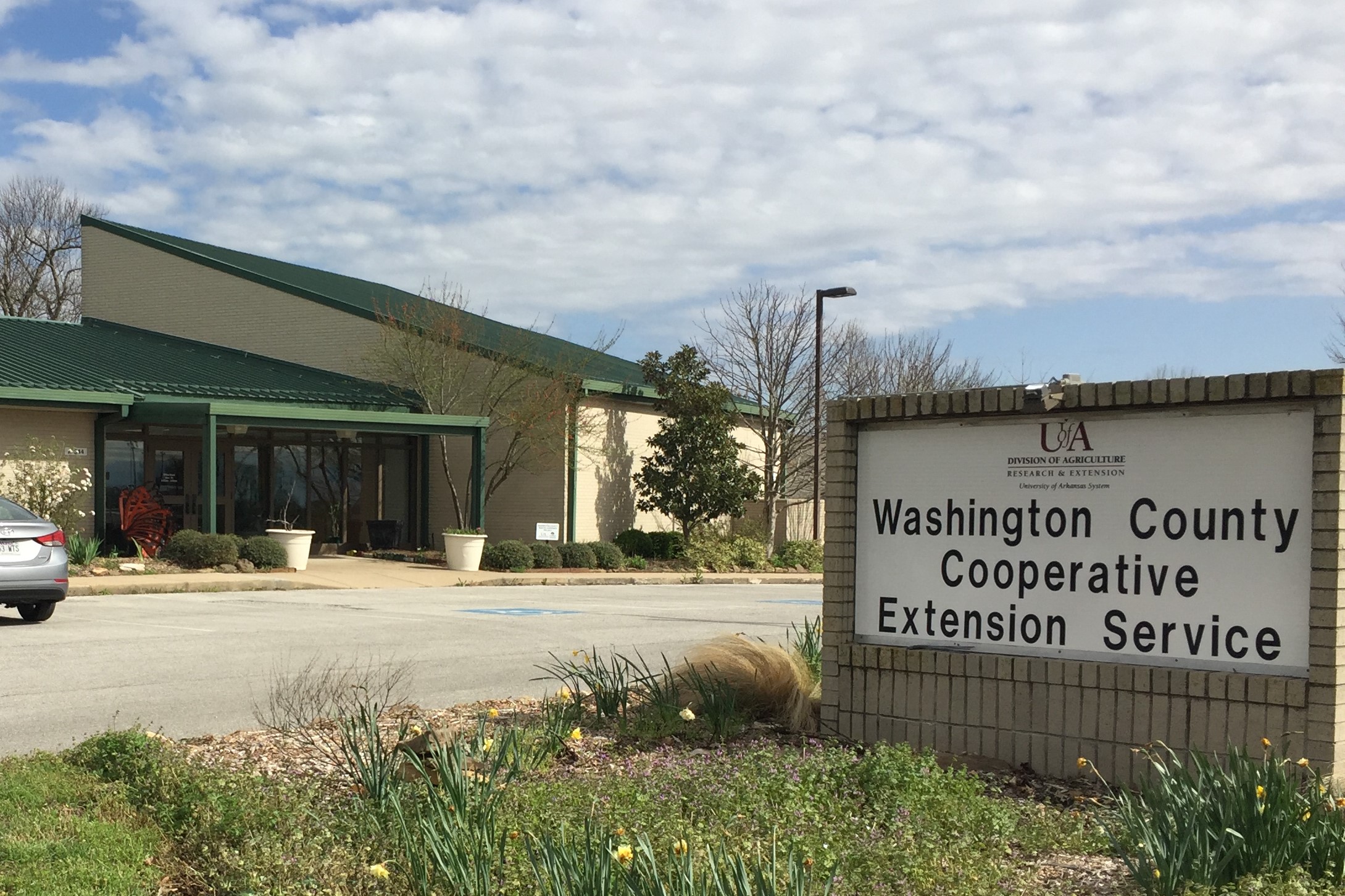 The outside of the Washington County Cooperative Extension Service building and sign